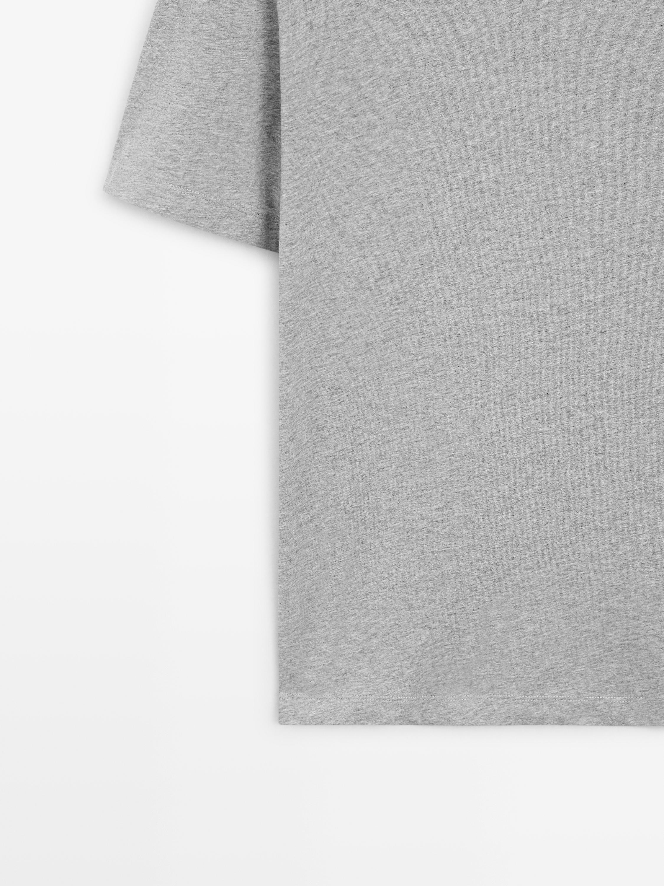100% cotton V-neck T-shirt